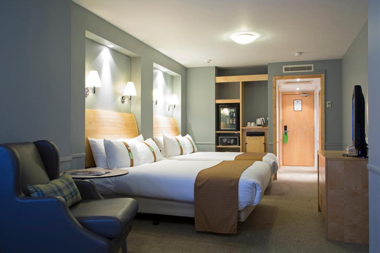 Holiday Inn Guildford By Ihg Esterno foto