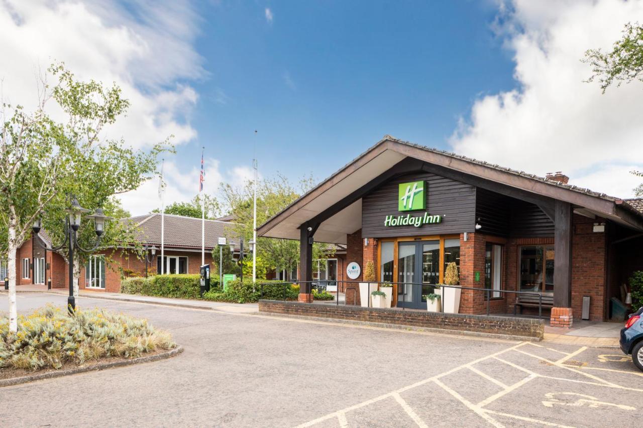 Holiday Inn Guildford By Ihg Esterno foto
