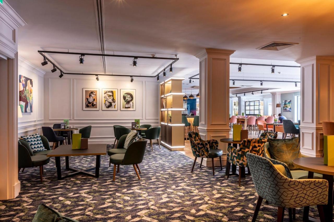 Holiday Inn Guildford By Ihg Esterno foto