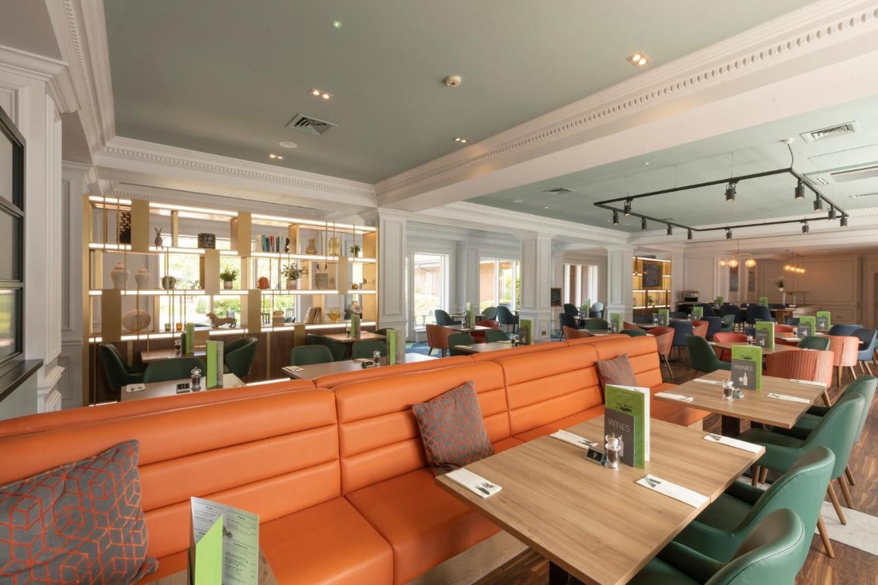 Holiday Inn Guildford By Ihg Esterno foto