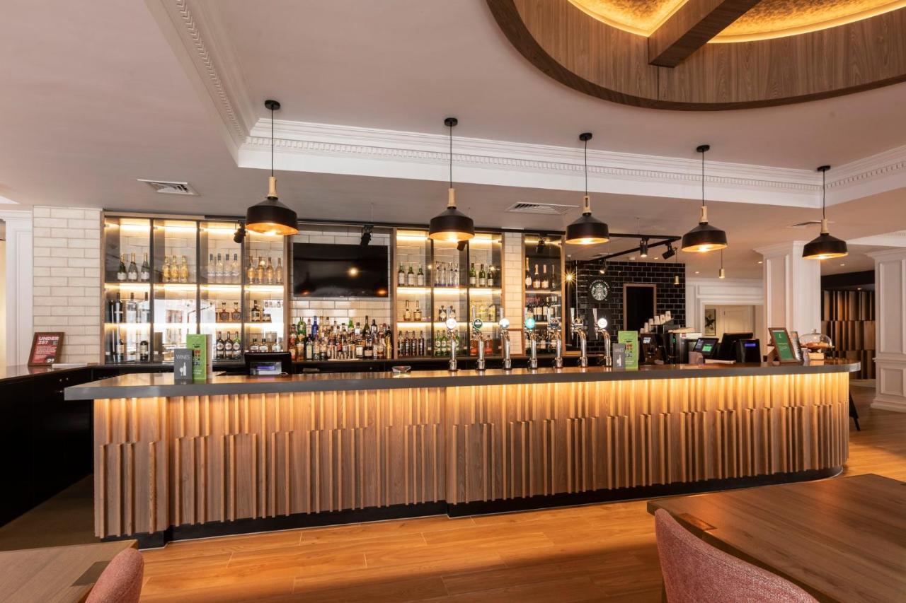Holiday Inn Guildford By Ihg Esterno foto