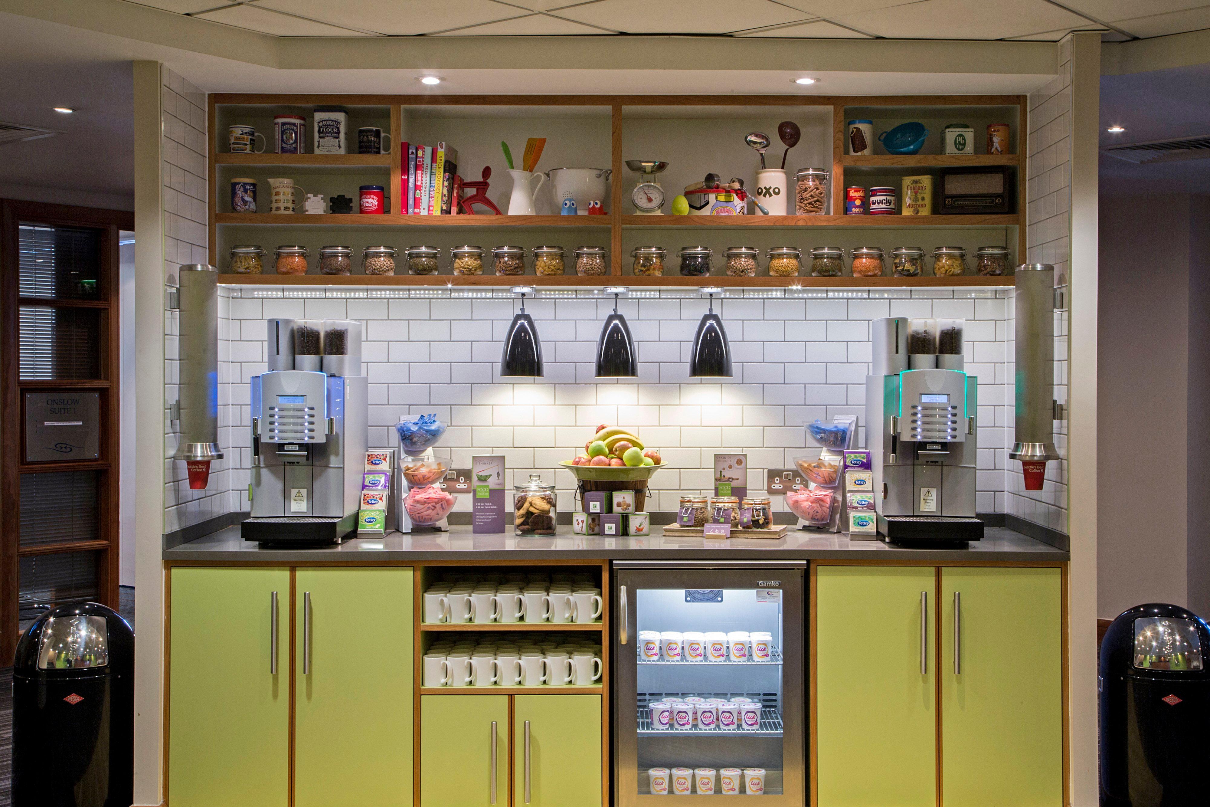 Holiday Inn Guildford By Ihg Esterno foto