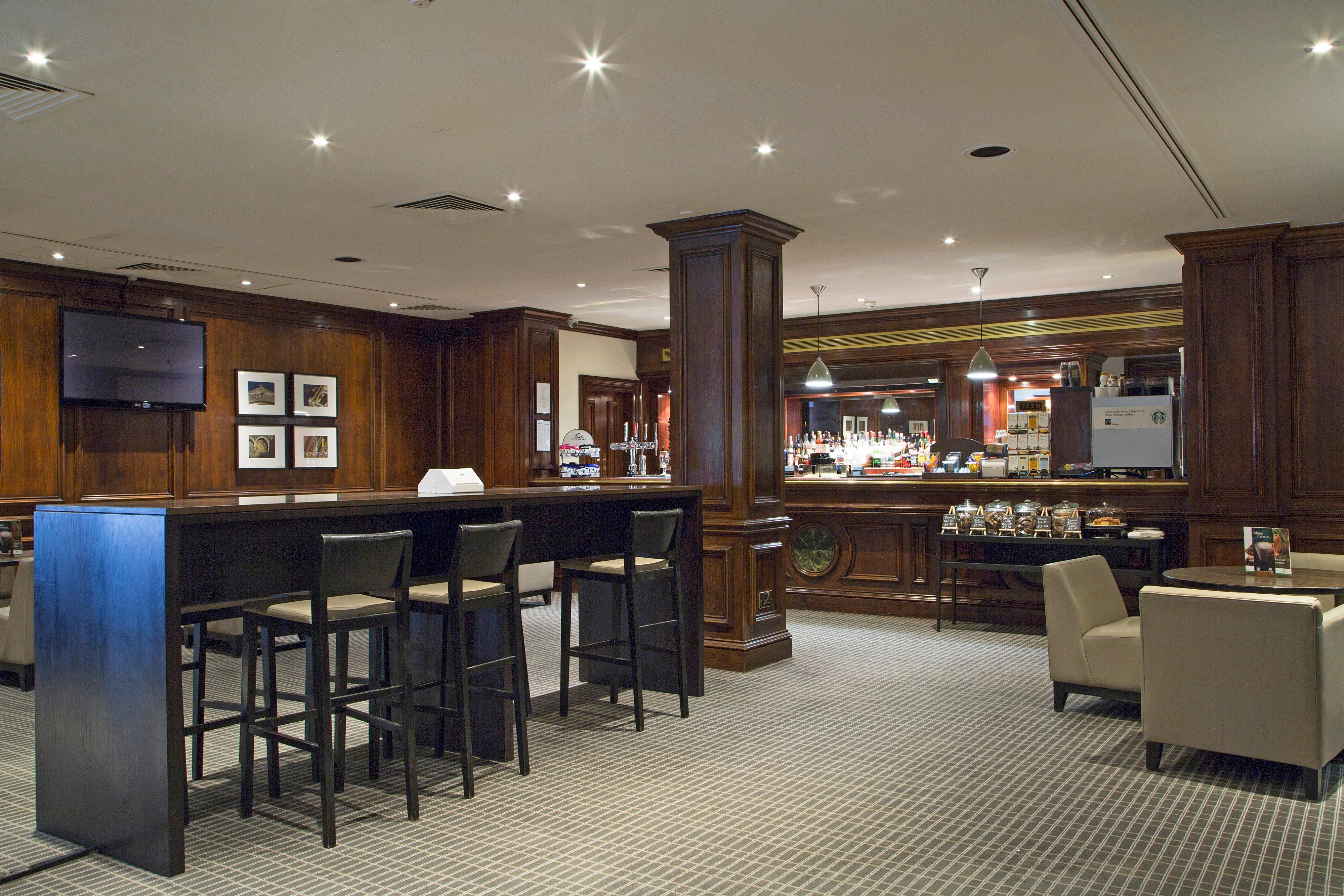 Holiday Inn Guildford By Ihg Esterno foto